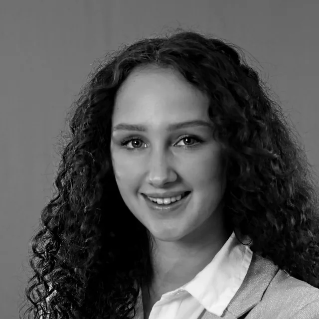 Emma Hippert, Immobilienmaklerin